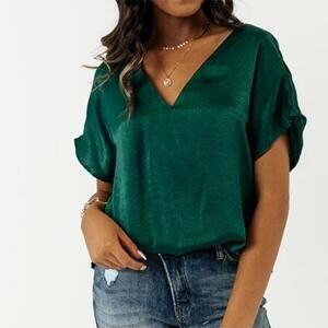 Caramela Emerald Green Satin Hi-Lo Hem Top M